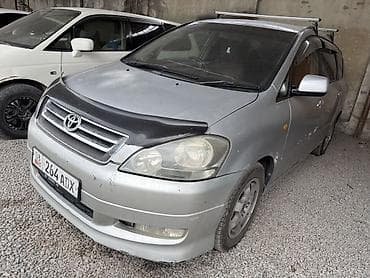 Toyota Ipsum: 2001 г., 2.4 л, Автомат, Газ, Минивэн