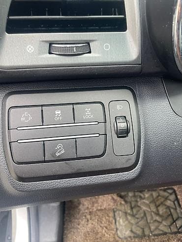 Ssangyong: Ssangyong Tivoli: 2019 г., Бензин, Кроссовер — 10