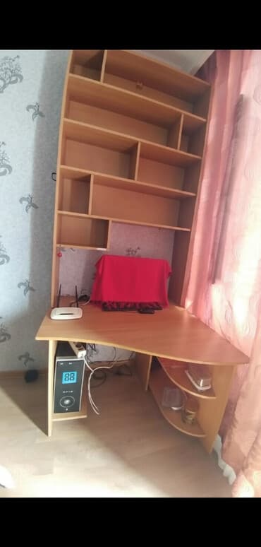 Компьютерный стол, Угловой