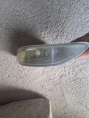 Передняя левая фара Toyota