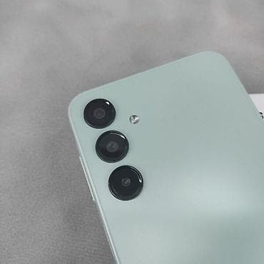 Samsung Galaxy A16, Б/у, 256 ГБ, цвет - Зеленый, 2 SIM