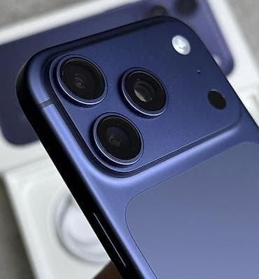 IPhone 17 Pro, Б/у, 256 ГБ, Синий, Коробка, 98 %