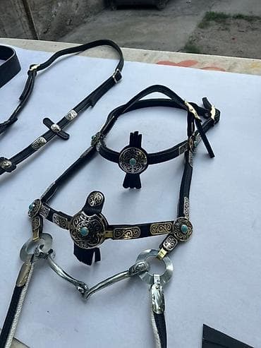 Набор конской амуниции с декоративными накладками - Комплект из