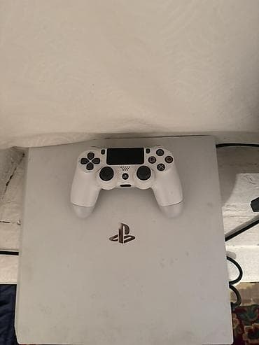 PlayStation 4 Pro цвет Glacier White Комплектация: - Консоль PS4 Pro