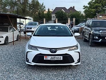 eclipse cross: Toyota Corolla: 2022 г., 1.8 л, Вариатор, Гибрид, Седан — 1