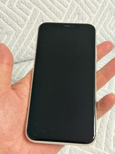 i3 9: IPhone 11, Б/у, 64 ГБ, Белый, Защитное стекло, Чехол, 75 % — 9