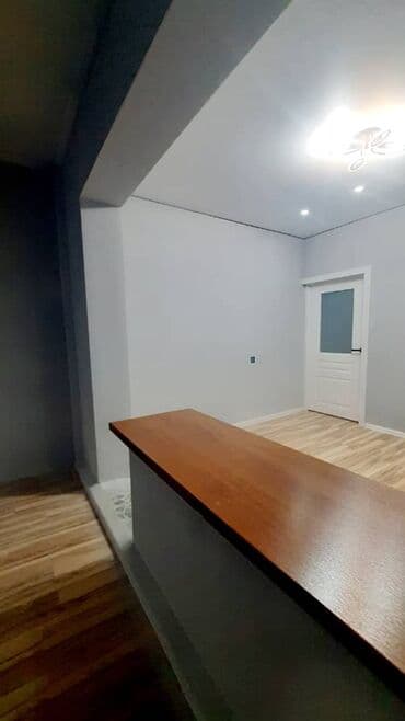 продаю пол дома район рабочий городок: 2 комнаты, 54 м², 108 серия, 6 этаж, Евроремонт — 4