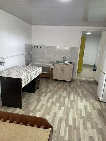 студия с мебелью: Сдаётся компактная студия. Планировка и оснащение: - Светлая комната — 2