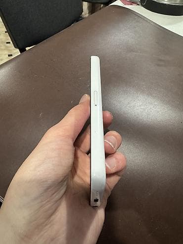 iphone 5se: IPhone 5c, Б/у, < 16 ГБ, Белый — 5