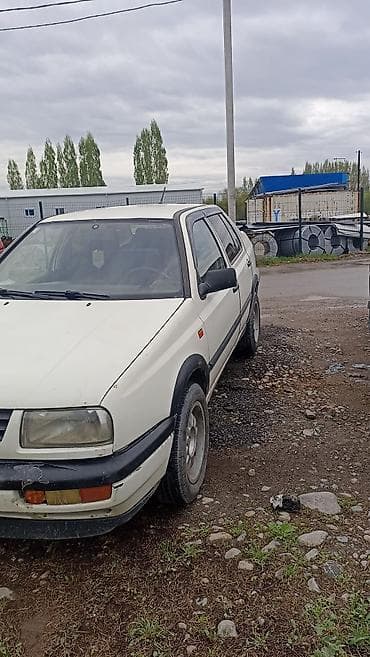 на вента: Volkswagen Vento: 1994 г., Ручные, Седан — 3