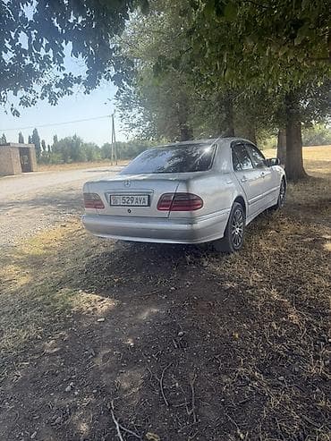 лампы для освещения: Mercedes-Benz E-Class: 2000 г., 2.6 л, Механика, Седан — 4