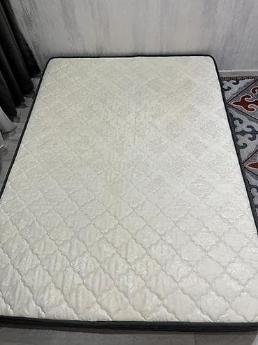 Эмерек: Уктоого арналган матрас, Колдонулган, Эки кишилик, Башка өлкө, Пружиналуу, Полиуретан пено, Башка бренд, Орточо катуу матрастар, Өзү алып кетүү — 1