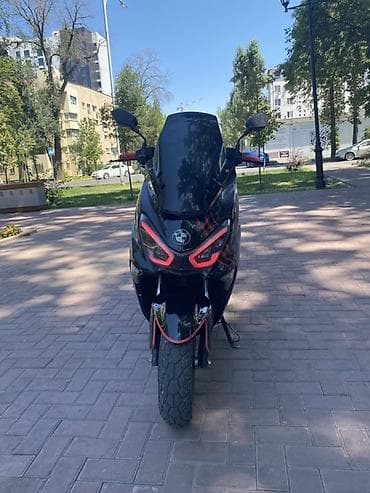 Макси скутер сатылат Баксы:45000 Куб:165 Пробег: 3.500 Тяга:🛫