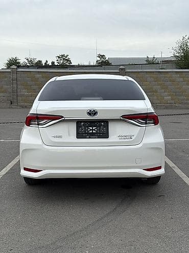 byd plus: Toyota Corolla: 2023 г., 1.8 л, Вариатор, Гибрид — 6