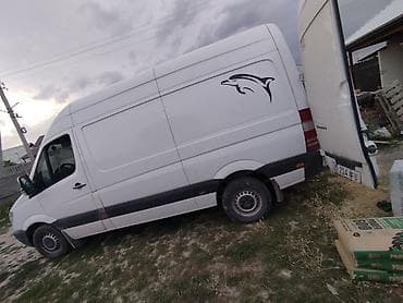 минивен фото: Mercedes-Benz Sprinter, белый фургон/цельнометаллический кузов — 3