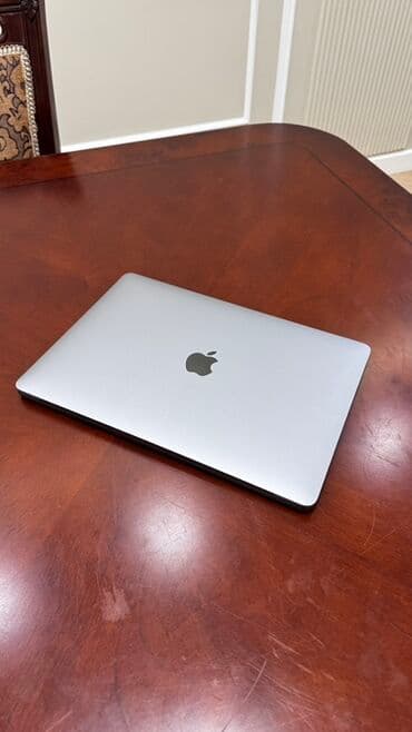 Электронные книги: Ноутбук, Apple, 8 ГБ ОЗУ, Apple M1, 13.3 ", Для работы, учебы, память SSD — 4