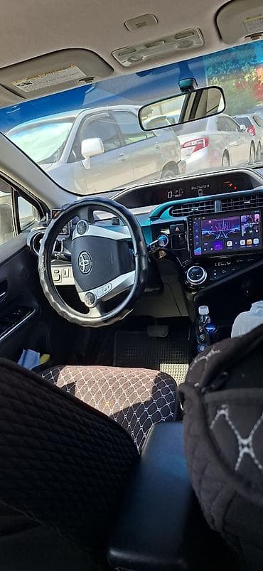wuling mini ev: Toyota Aqua: 2016 г., 1.5 л, Вариатор, Гибрид, Хэтчбэк — 1