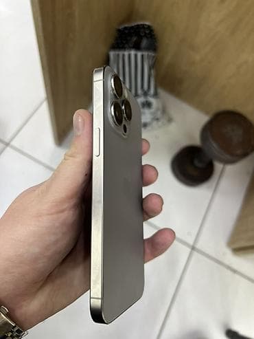 Poco: IPhone 13 Pro, Б/у, 256 ГБ, Серебристый — 2