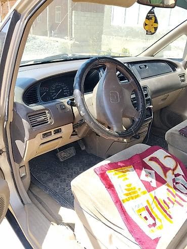 Honda Shuttle: 1999 г., 2.2 л, Автомат, Бензин, Минивэн — 4