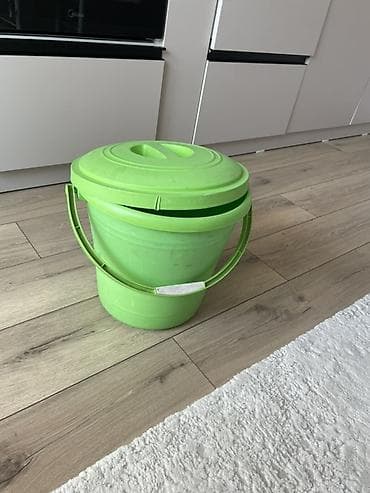 банка с крышкой: Пластиковое ведро с крышкой, зелёного цвета — 3