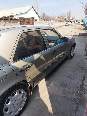 bmw x5 2015: Mercedes-Benz W124: 1990 г., Седан — 5