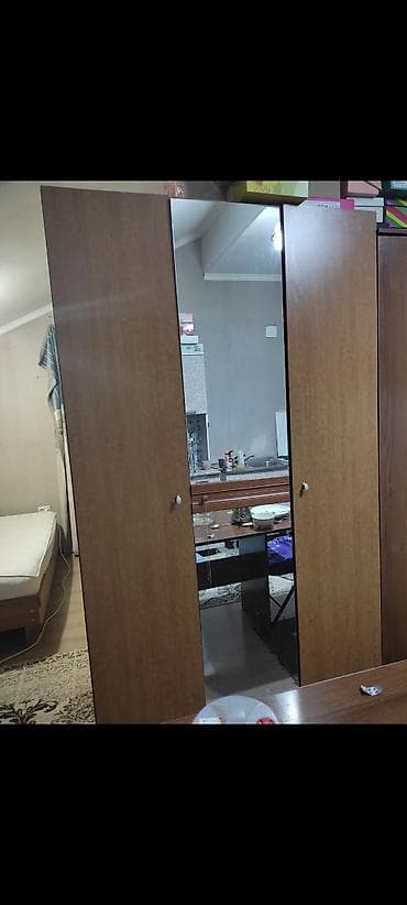 кызыл кыя суточный квартира: Находится советская/Скрябина.Комната с балконом душ и туалет на 4 — 3