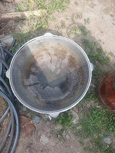 кислородные болоны: Продается газовый баллон и казан 30л. прошу 3500 за все — 2
