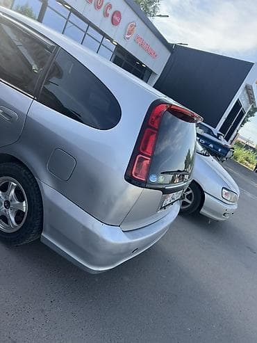 полик на хонду стрим: Honda Stream: 2003 г., 2 л, Автомат, Бензин, Минивэн — 5