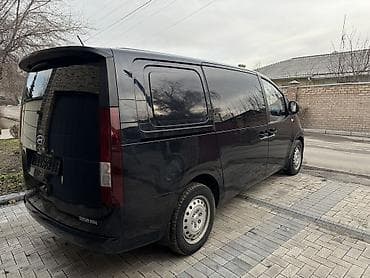 santa fe: Hyundai Staria: 2022 г., 2.2 л, Механика, Дизель, Минивэн — 3