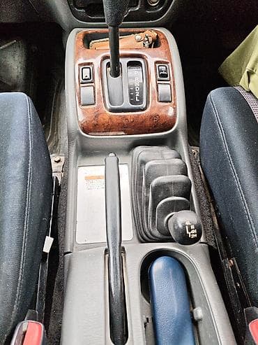 rav 4 2016: Компактный внедорожник 5‑дверный. mazda levante (suzuki) Ижектор — 8