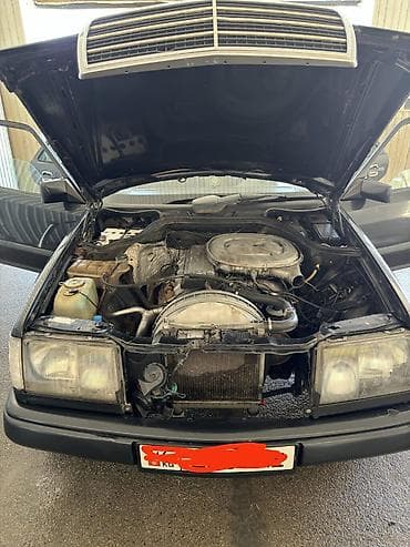 l9 авто: Mercedes-Benz W124: 1988 г., 2.3 л, Механика, Бензин, Седан — 2
