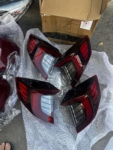 Задние фонари (комплект из 4 секций) - Тип: светодиодные задние