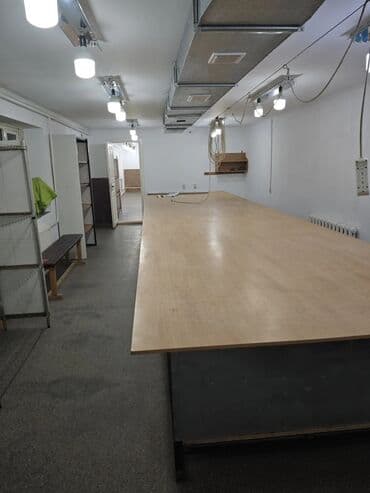 дом под швейный цех: Ала тоо ж/м Сдается помещение под швейный цех Площадь: 150м2 Этаж — 5