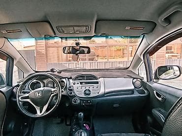 авто выхлоп: Honda Fit: 2011 г., 1.5 л, Автомат, Бензин, Хэтчбэк — 2