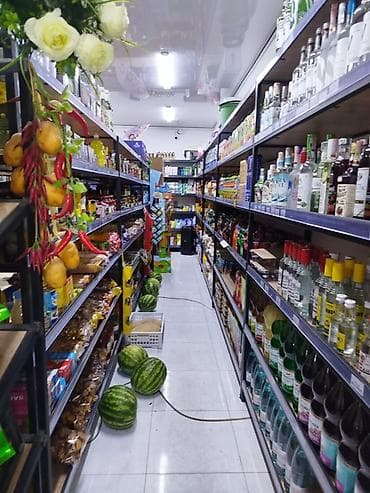 Продукты питания: Требуется продавец консультант В магазин Коммуникабельная — 1