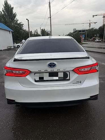Транспорт: Toyota Camry: 2018 г., 2.5 л, Вариатор, Гибрид, Седан — 2