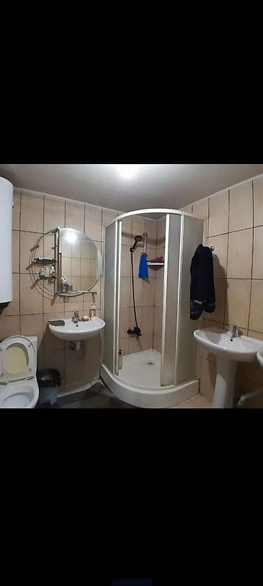 варианты: 60 м², 3 комнаты, Парковка, Забор, огорожен — 1