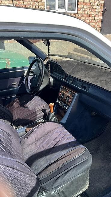 карт бензиновый: Mercedes-Benz W124: 1987 г., 2.3 л, Бензин, Седан — 4