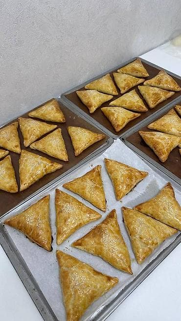 Үй жана бакча: Домашняя выпечка и готовые блюда на заказ. Ассортимент: - Самса — 2