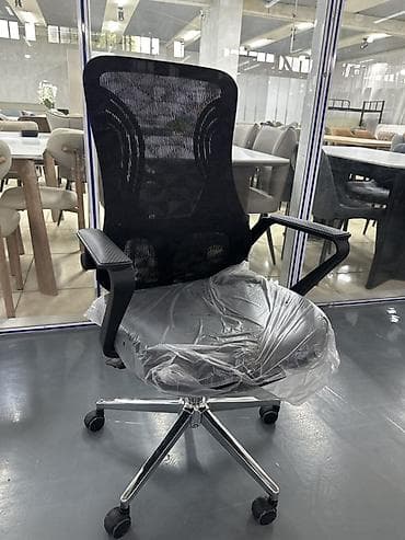 Офисные кресла: Офисное кресло, С колесиками, цвет - Черный — 2