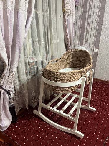 Люлька, Б/у, Качалка, Дерево, цвет - Бежевый, Платная доставка, Самовывоз