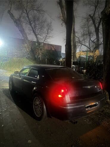 дом на обмен: Chrysler 300C: 2004 г., Автомат, Седан — 10