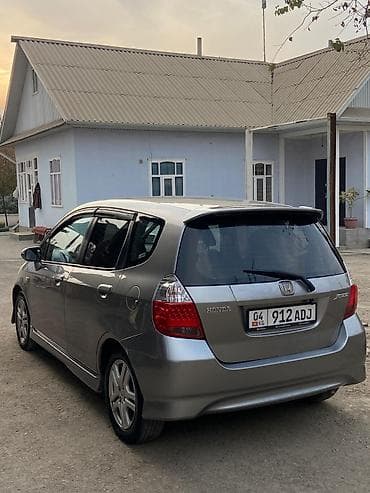 camry 2 4: Honda Jazz: 2008 г., 1.4 л, Автомат, Бензин, Хэтчбэк — 4