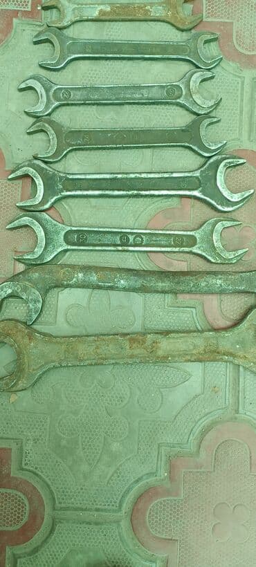 набор коючей: Набор гаечных ключей. Маленькие 50 сом большие 70 сом — 1