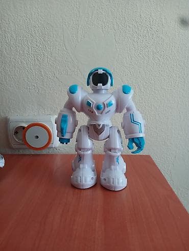 рация игрушка: Игрушечный робот со светом и звуком Всё работает. Музыкальный робот — 1