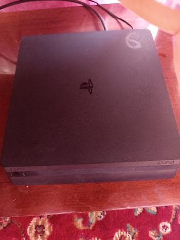 Игровая консоль Sony PlayStation 4 Slim (PS4) - Модель: PS4 Slim