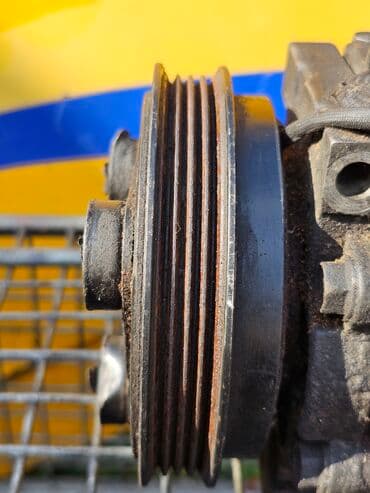 промышленные компрессор: Компрессор Mazda 1994 г., Б/у, Оригинал, Германия — 3