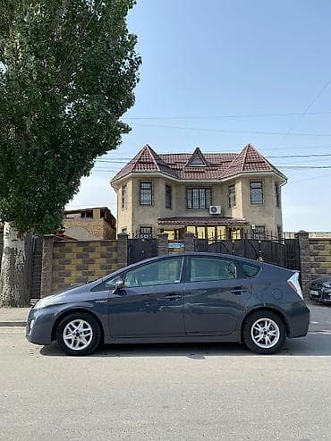 Toyota Prius: 2011 г., Автомат, Гибрид