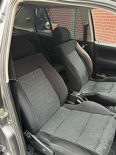 фольксваген мотор: Volkswagen Vento: 1992 г., 2 л, Механика, Бензин, Седан — 4