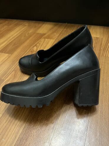 женская модельная обувь больших размеров: Продаю женские осенние туфли 36-37 размера. Чистая кожа. Почти новые — 1